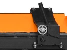 LBM 2500  Раскройка материала  В комплекте со станком поставляется отрезной нож шириной 200 мм, который предназначен для высококачественной разрезания листа 